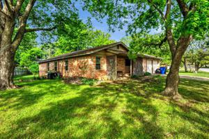 124 N Imperial Drive