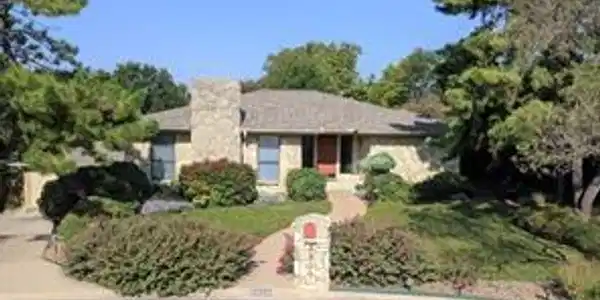 8809 Sandcastle Court