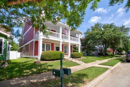 1227 Devonshire Drive