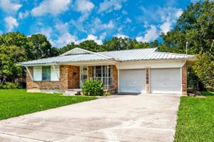 1002 Grant Drive
