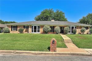 2614 Rivercrest Drive