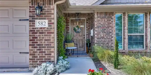 582 Balboa Trail