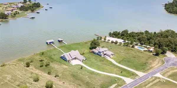 116 Lake Vista