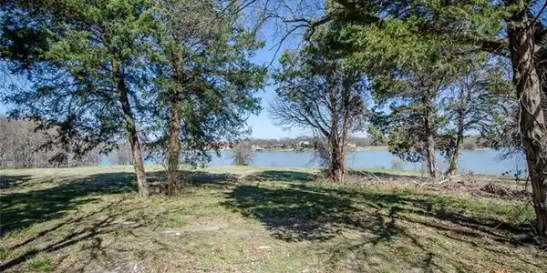 15 Tonkawa Trail