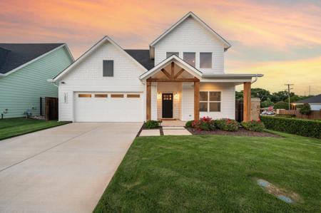 1002 Meadow Bend Loop N