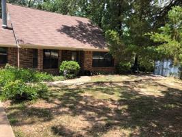 10028 E Lakeshore Drive