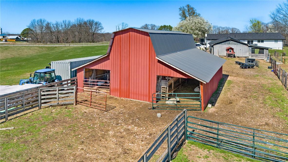 Image 4: View of pole barn with electricity.
