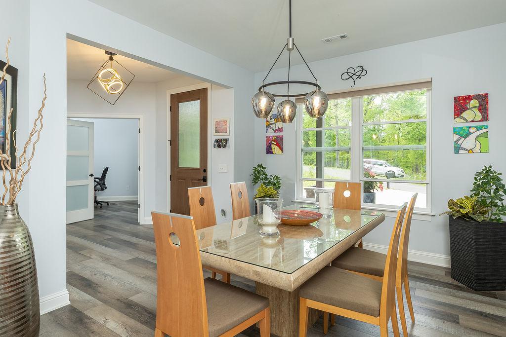 Image 4: This true Formal Dining Room measures 12&rsquo;8&rdquo;x11&rsquo;pro