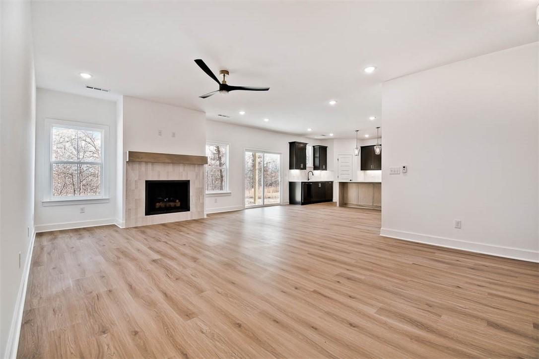 Image 2: Sample Photo: Same plan, final finishes may vary