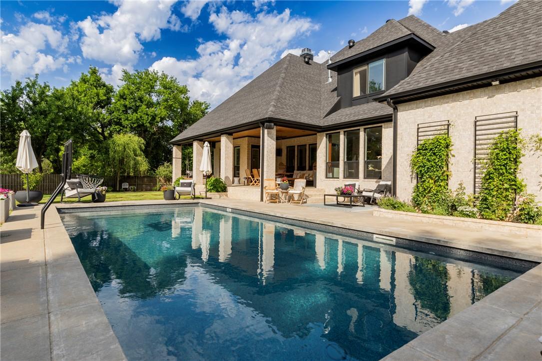 Image 4: In-ground saltwater swimming pool with vinyl liner
