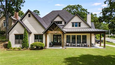 100 W Lakeview Drive