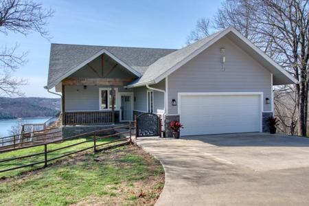 378 Lake Forest Drive