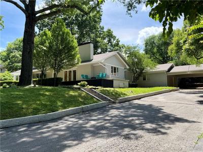1143 W Lakeridge Drive