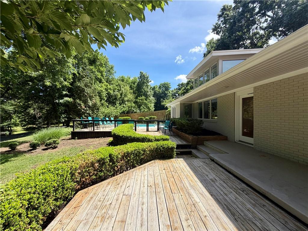 Image 4: Another view of the inviting entrance to the home