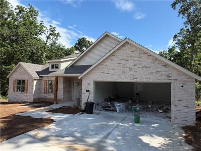 12 Kinross Drive