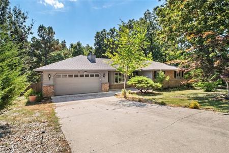 9 Farnham Drive