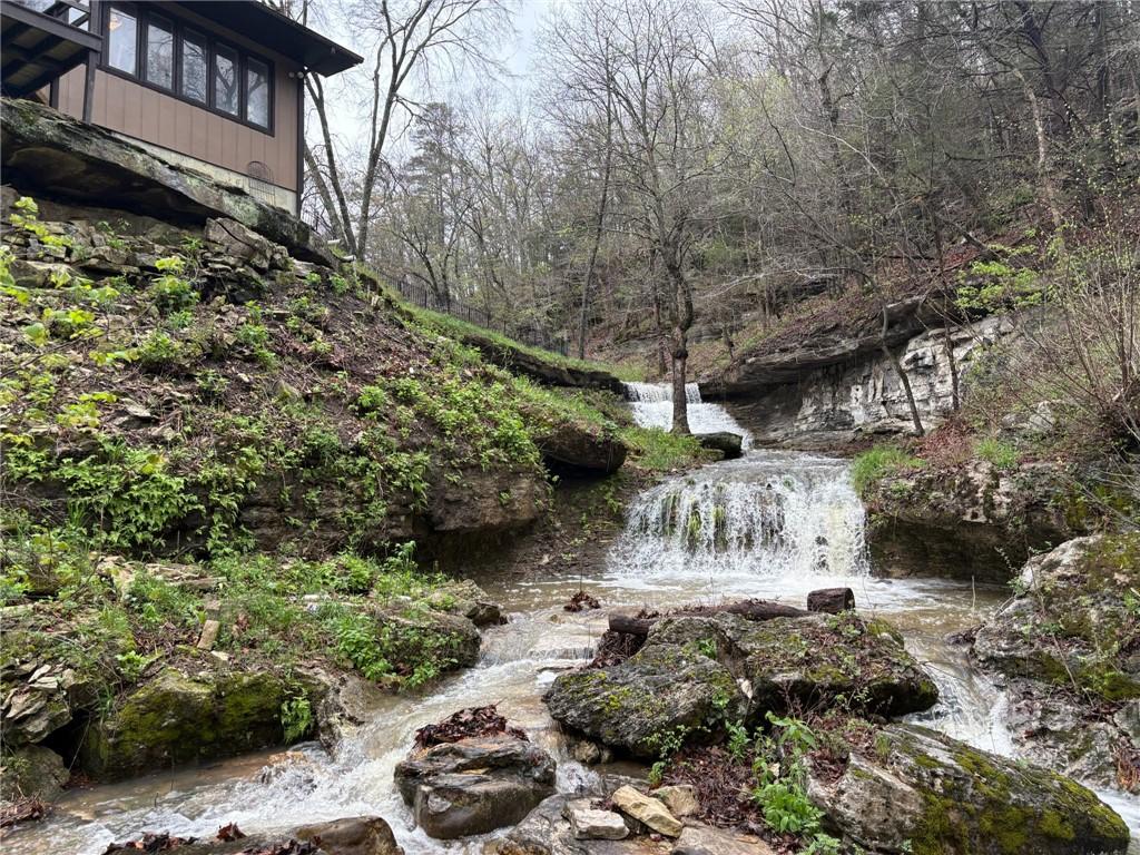 Image 2: 148 County Road 155, Eureka Springs, AR.