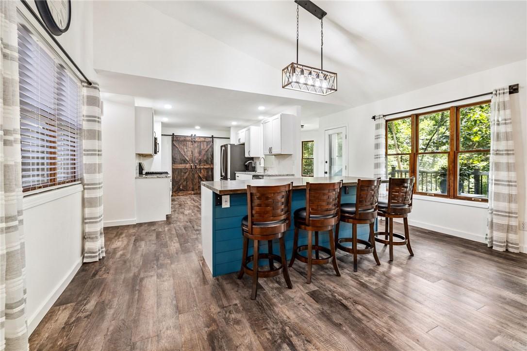 Image 3: Kitchen