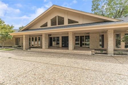 405 Lake Road