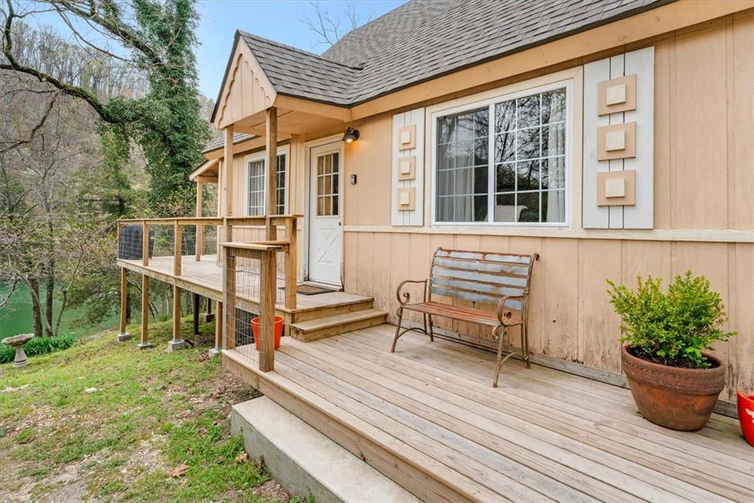 Image 2: New decking and railing.
