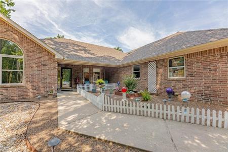 9 Kintyre Drive