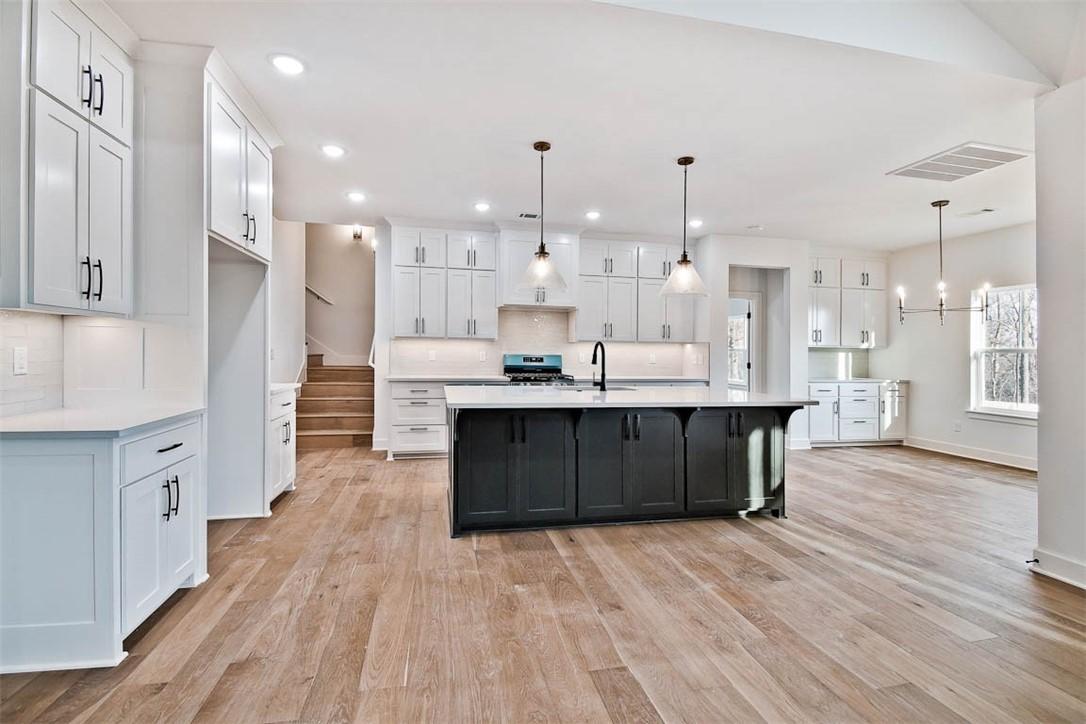 Image 4: Sample photo: Same plan, final finishes may vary