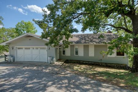 110 Lakeside Road
