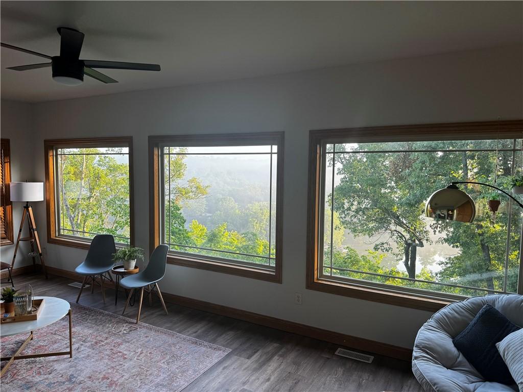 Image 4: Foggy morning on the lake