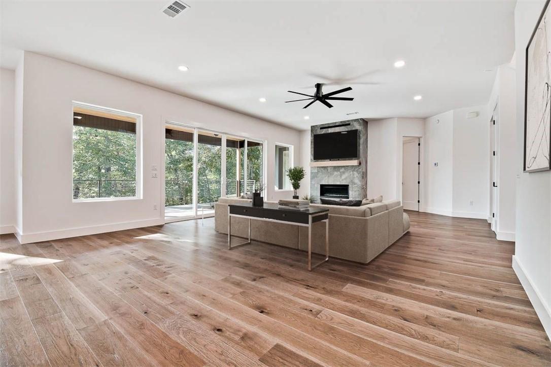 Image 4: Sample photos (same floor plan / finishes may vary