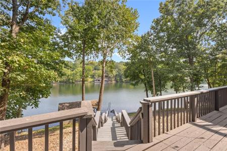 4 Frensham Lane