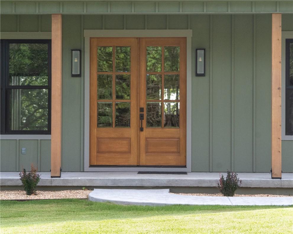 Image 3: Double wood entry doors