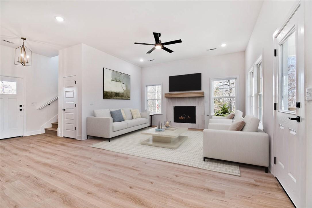 Image 3: Sample Photo: Same plan (final finishes may vary)