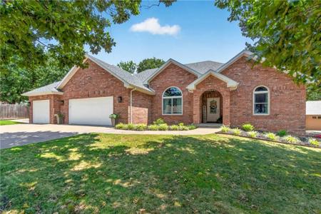 3 Ettington Drive