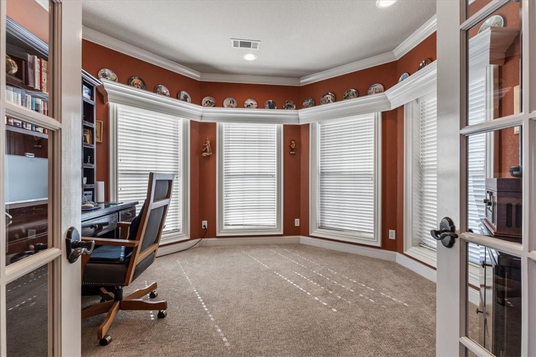 Image 4: Main floor designated office.