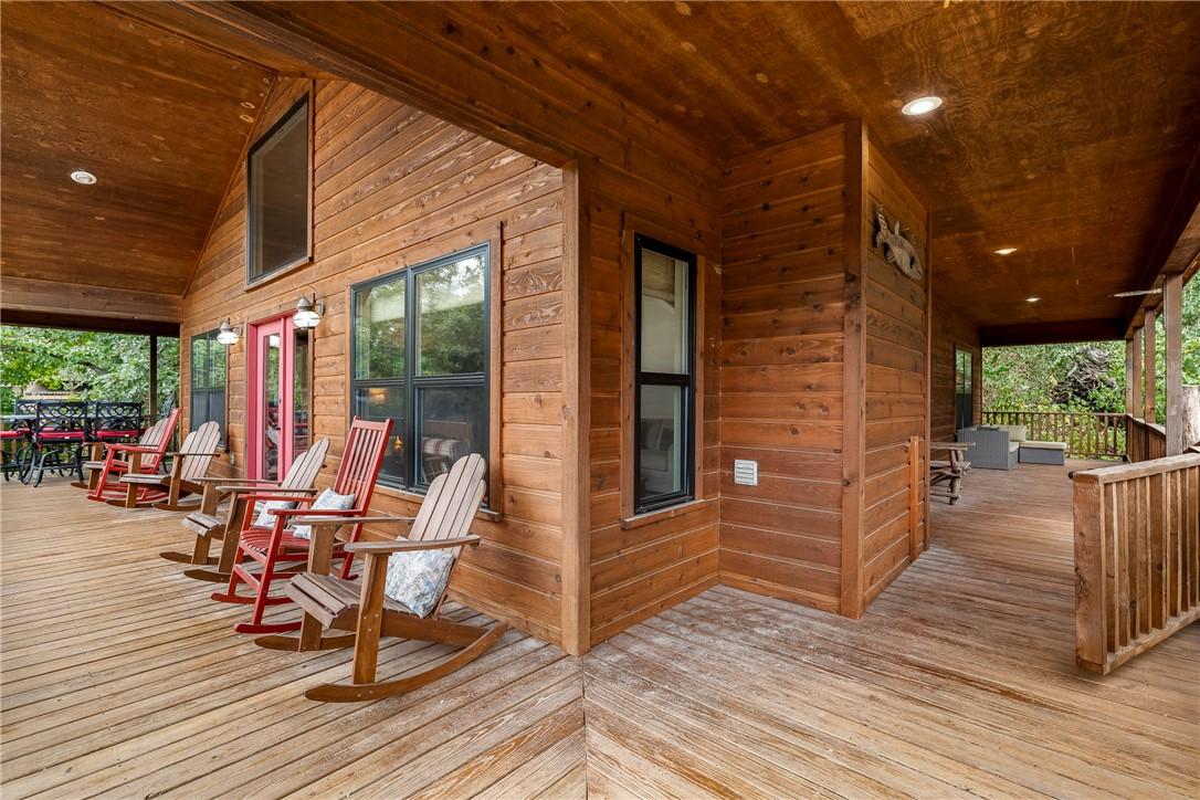 Image 4: Another view of the deck.