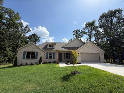 12 Kinross Drive