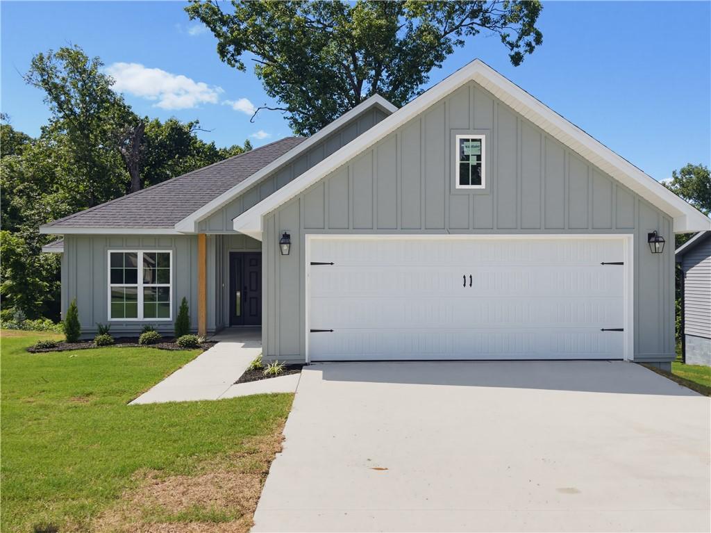 Image 2: New Construction- Single story residence with 2 ca