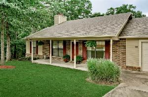 16 Lyndhurst  DR