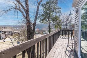 39 Oak Point Drive