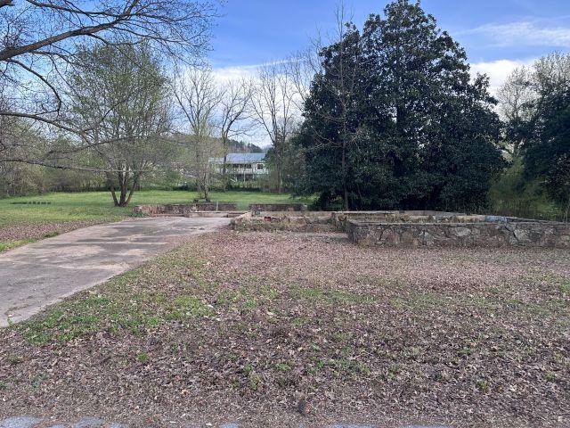 Image 3: View of yard