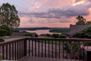 8268 Eagle Crest  DR
