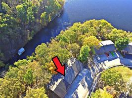 17 Davis Circle