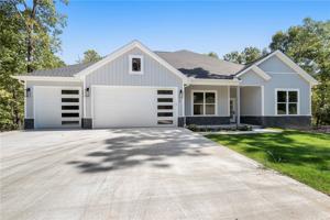 8 Grampian Drive