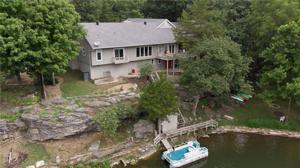 8 Castleford Drive