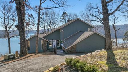 32 Ravenshoe Road