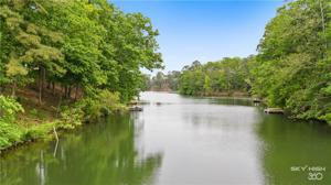 4 Lakeside Drive