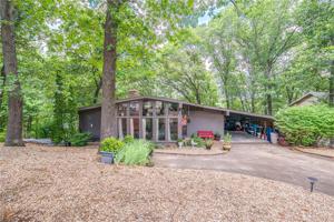 76 Buckingham Drive