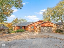 12 Whitfield Lane