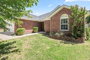 20718 Hillcrest
