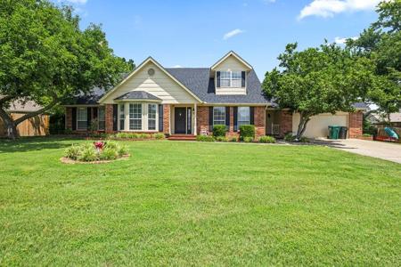 1213 Countrywood Circle